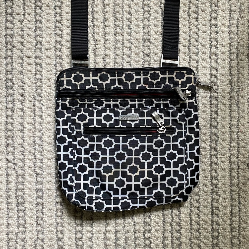 Baggallini Black and White Patterned Crossbody Bag with Bright Red Interior